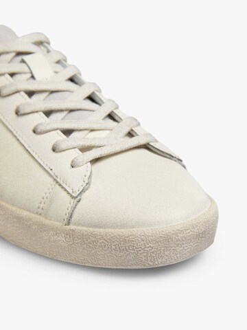 Scalpers Platform trainers 'Henry' in White