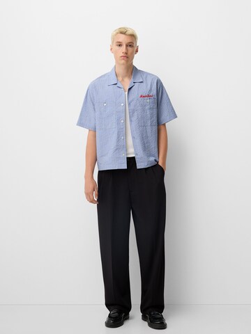 Coupe regular Chemise Bershka en bleu