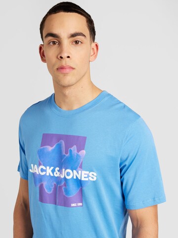 Tricou 'FLORALS' de la JACK & JONES pe albastru