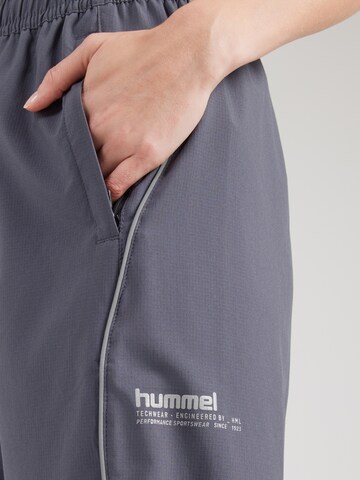 Hummel Regular Sporthose in Grau