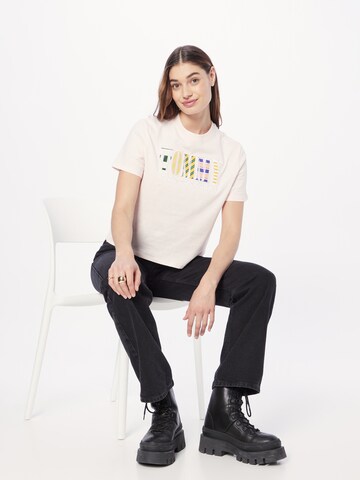 Tommy Jeans Koszulka 'Luxe Classic' w kolorze różowy