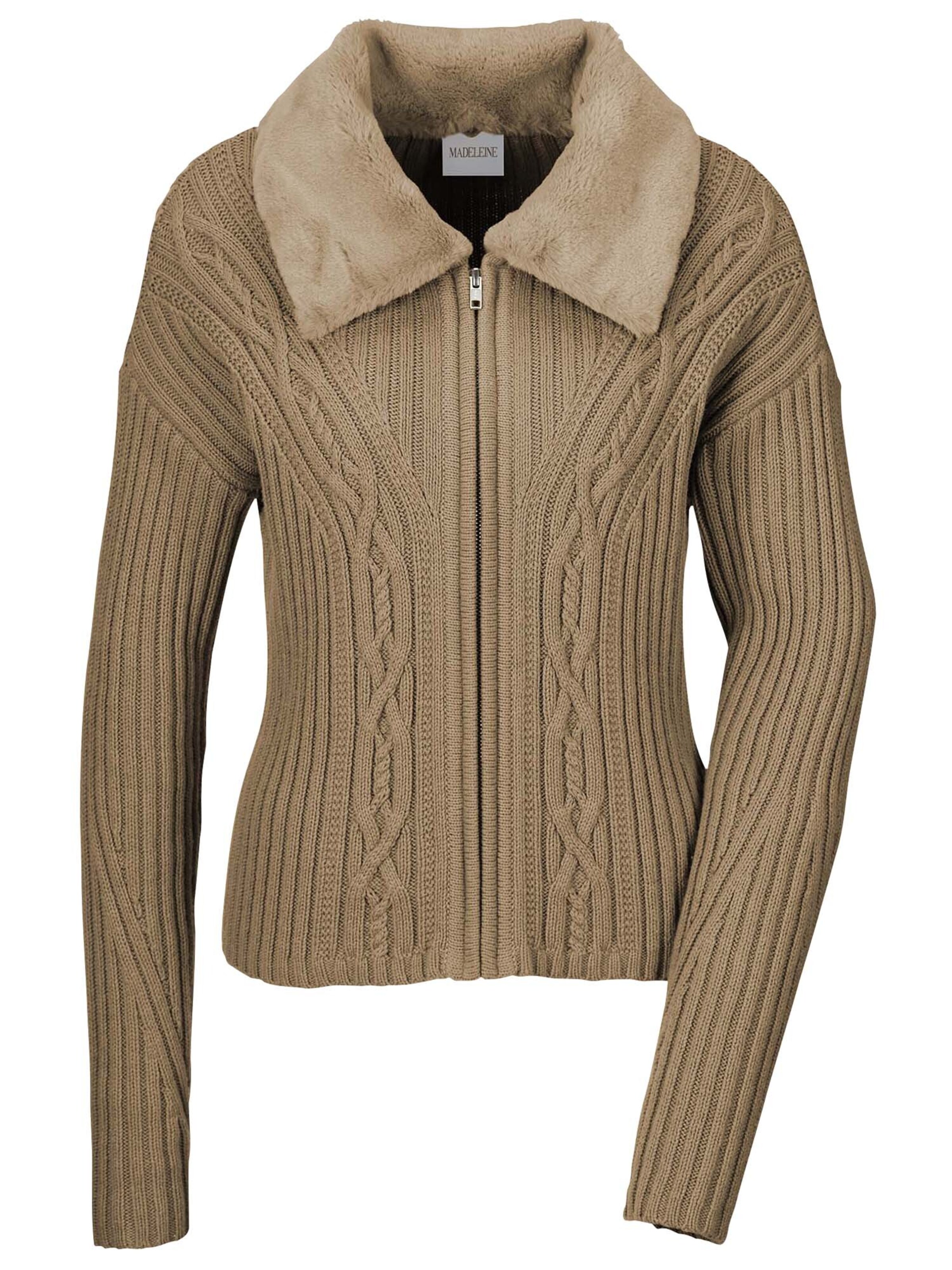 MADELEINE Strickjacke in Braun: Vorderseite