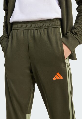 ADIDAS PERFORMANCE - Chándal 'Tiro 25 Essentials' en verde