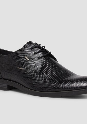 Chaussure à lacets s.Oliver en noir