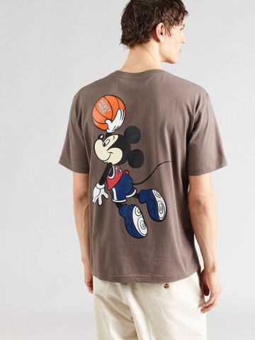 GAP - Camiseta 'MICKEY BBALL' en marrón: frente