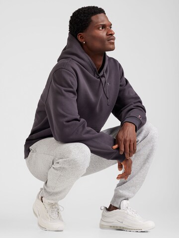 Champion Authentic Athletic Apparel Tapered Byxa i grå