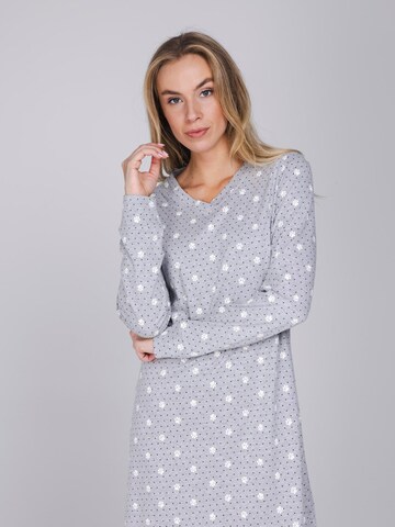Chemise de nuit 'Furry Friend' Rebelle en gris