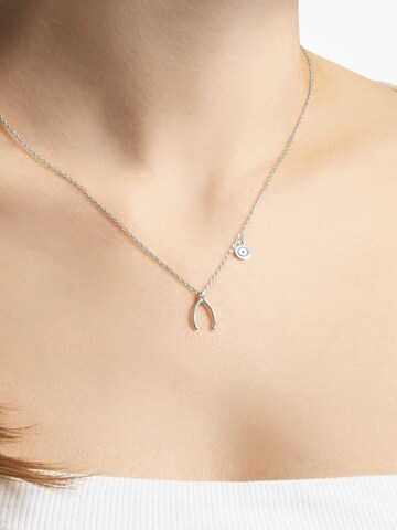 So Chic Necklace in Silver