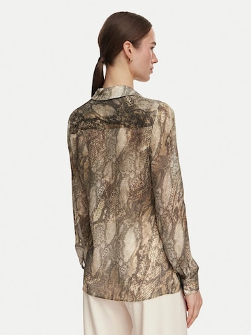 GUESS - Camiseta 'W6YH68W3212' en marrón