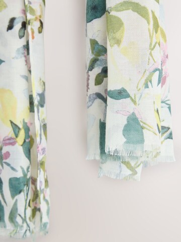 Fular de la Next pe alb