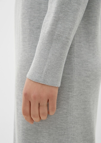 Robe s.Oliver en gris