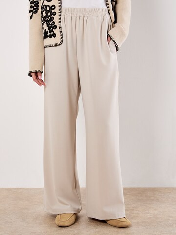 Apricot Wide leg Pants ' ' in Beige: front