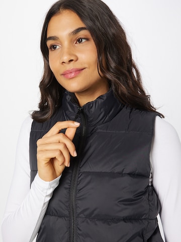 GAP Vest in Black