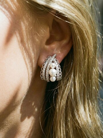 Nemomatheo Earrings 'Crystal Nest Collection – Pearl Embrace' in Silver