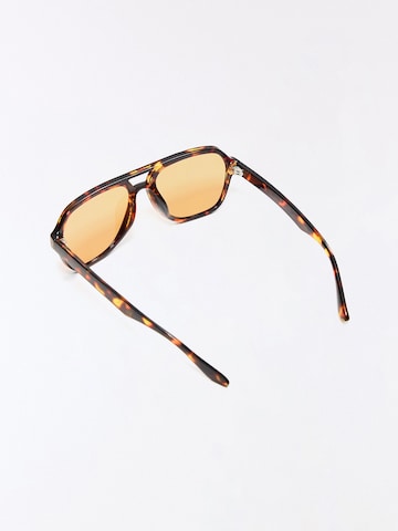 Bershka Sonnenbrille in Braun