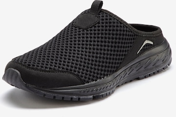 Authentic Le Jogger Clogs in Black: front