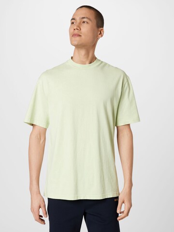 Han Kjøbenhavn Shirt in Green: front