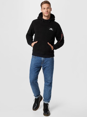 ALPHA INDUSTRIES Sweatshirt in Zwart