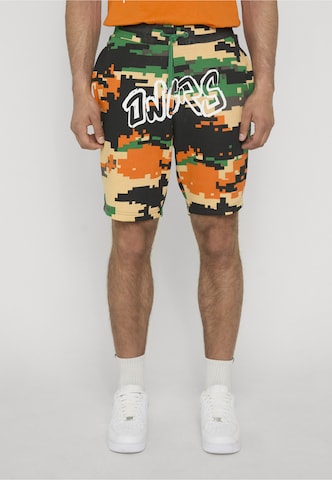 Dangerous DNGRS Regular Shorts in Orange: Vorderseite