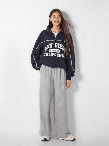 Sweat-shirt Bershka en bleu