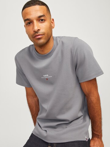 R.D.D. ROYAL DENIM DIVISION Koszulka 'Luca' w kolorze szary