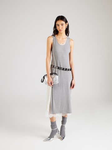 3.1 Phillip Lim - Vestido em cinzento