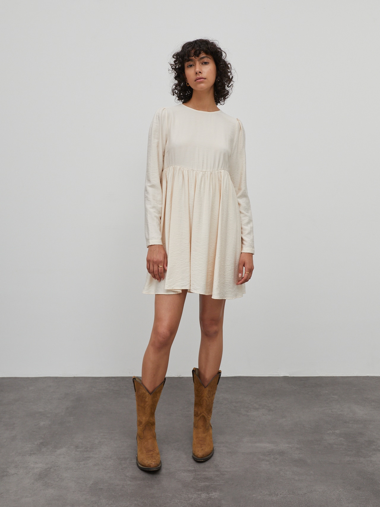 EDITED Producten Jurk 'Whitney' Beige