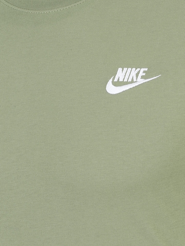 Nike Sportswear Regular Fit T-Shirt 'Club' in Grün