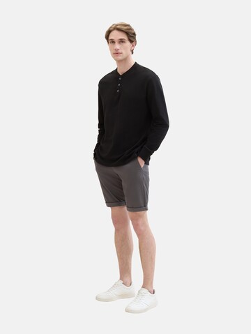 TOM TAILOR - Slimfit Pantalón chino en gris