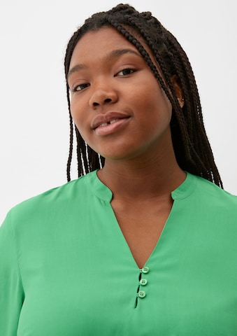 TRIANGLE Blouse in Green