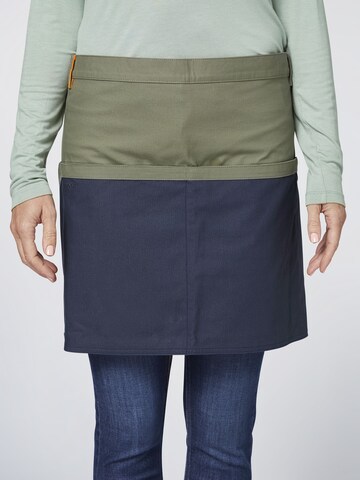 Gardena Apron in Green: front