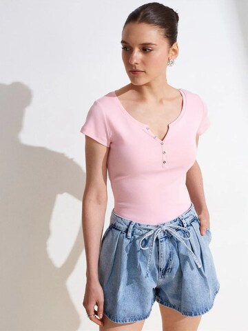 Dilvin T-Shirts in Pink