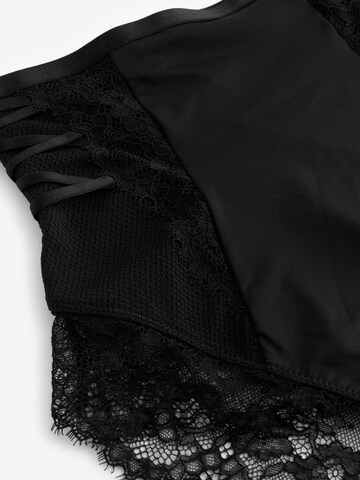 Lipsy Оформящо бельо тип рокля в черно