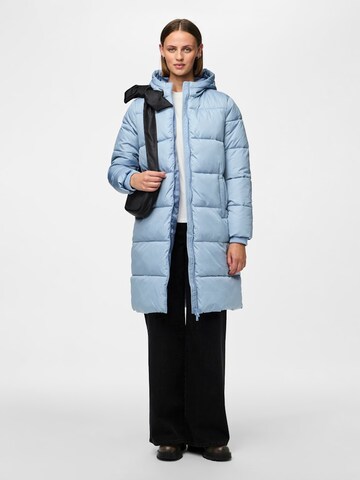 Manteau d’hiver 'PCBee' PIECES en bleu