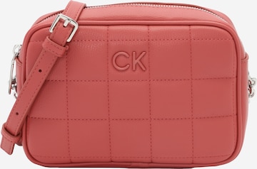 Calvin Klein Τσάντα ώμου σε ροζ: μπροστά