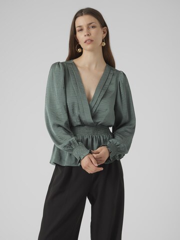 VERO MODA Blouse 'MARTA' in Groen: voorkant