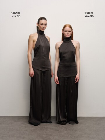 RÆRE by Lorena Rae Top 'Rina' – hnědá