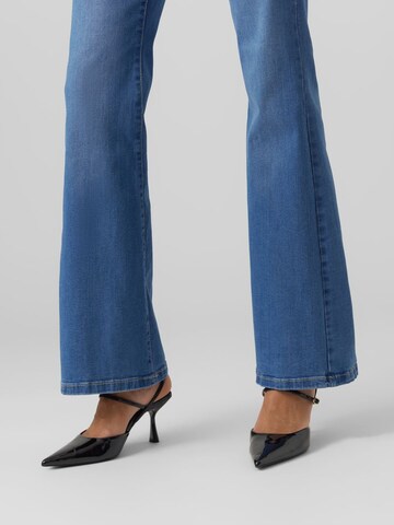 VERO MODA Flared Jeans in Blau