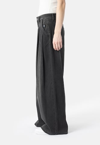 Wide Leg Jean à pince 'Kana' Elias Rumelis en noir