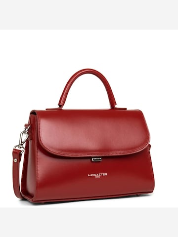 Borsa a mano 'Lancaster Sac à rabat avec fermoir Suave even Carmin' di LANCASTER Paris in rosso: frontale