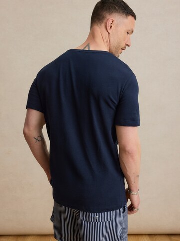 DAN FOX APPAREL Póló 'Caspar' - kék