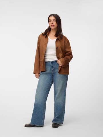 Vero Moda Curve - Chaqueta de entretiempo 'VMCjose' en marrón