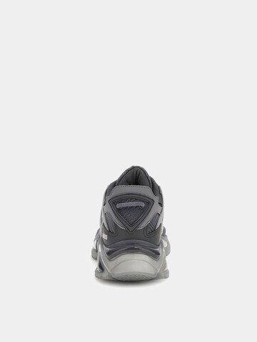 GUESS Sneaker  ' Belluno ' in Grau