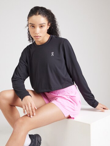 Tricou funcțional de la On pe negru: față