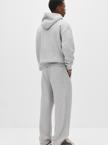 Largi Pantaloni de la Pull&Bear pe gri