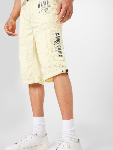 Regular Pantalon CAMP DAVID en jaune