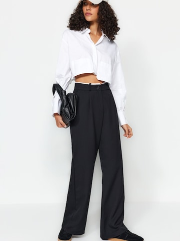 Trendyol Loose fit Pleat-front trousers in Black