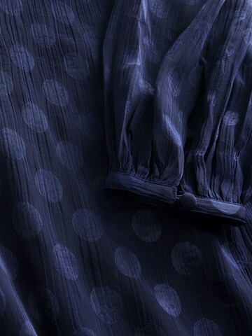 Rochie de la Next pe albastru