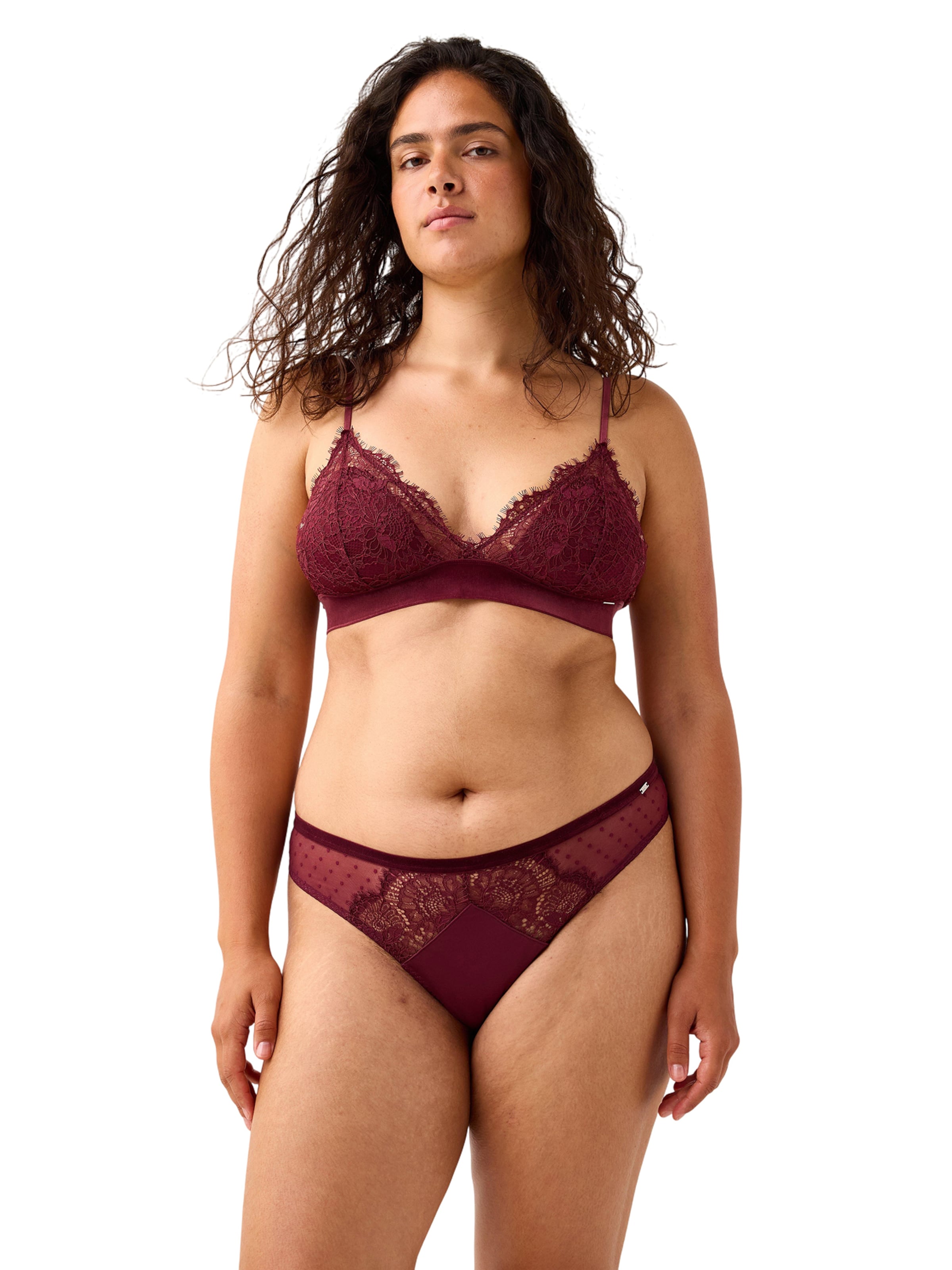 String 'Nora' Lindex en rouge : devant