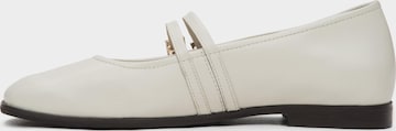 Estro Ballet Flats with Strap '09-28781' in Beige: front